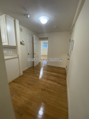 Boston - 3 Beds, 1 Baths