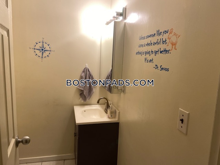 BOSTON - NORTHEASTERN/SYMPHONY - 4 Beds, 2.5 Baths - Image 9