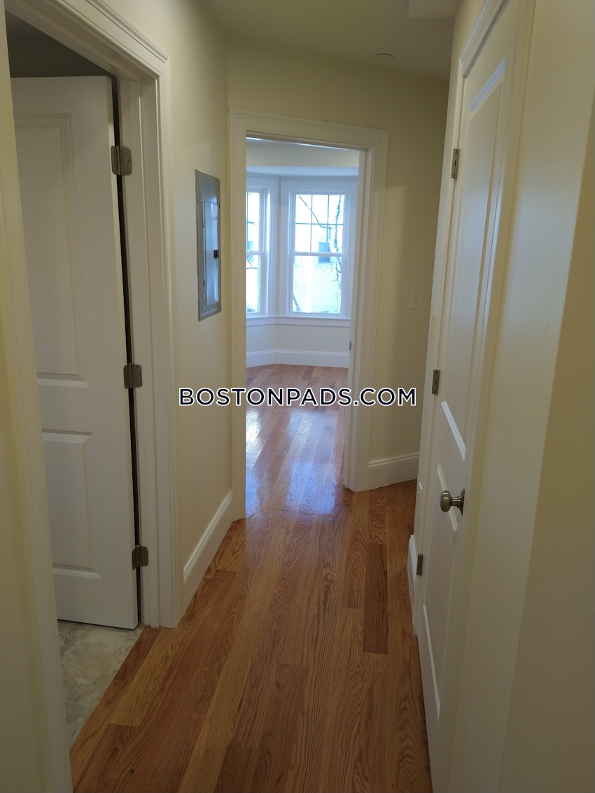 BOSTON - DORCHESTER - UPHAMS CORNER - 2 Beds, 1.5 Baths - Image 9