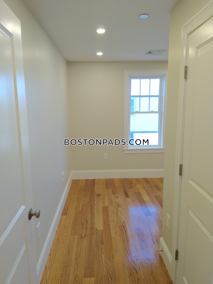 BOSTON - DORCHESTER - UPHAMS CORNER - 2 Beds, 1.5 Baths - Image 11