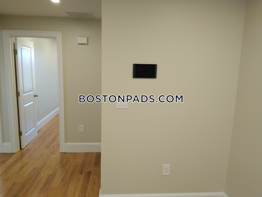 BOSTON - DORCHESTER - UPHAMS CORNER - 2 Beds, 1.5 Baths - Image 10