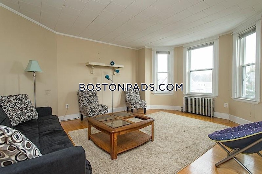 SOMERVILLE - PORTER SQUARE - 4 Beds, 1 Bath - Image 2