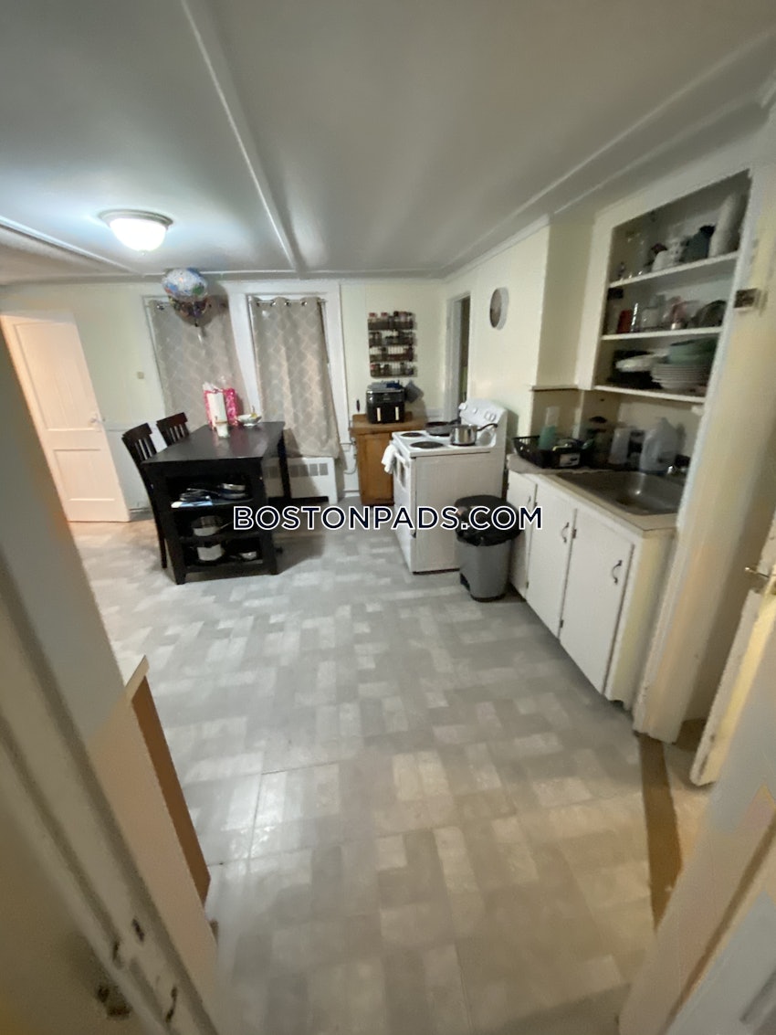 PLYMOUTH - 2 Beds, 1 Bath - Image 9