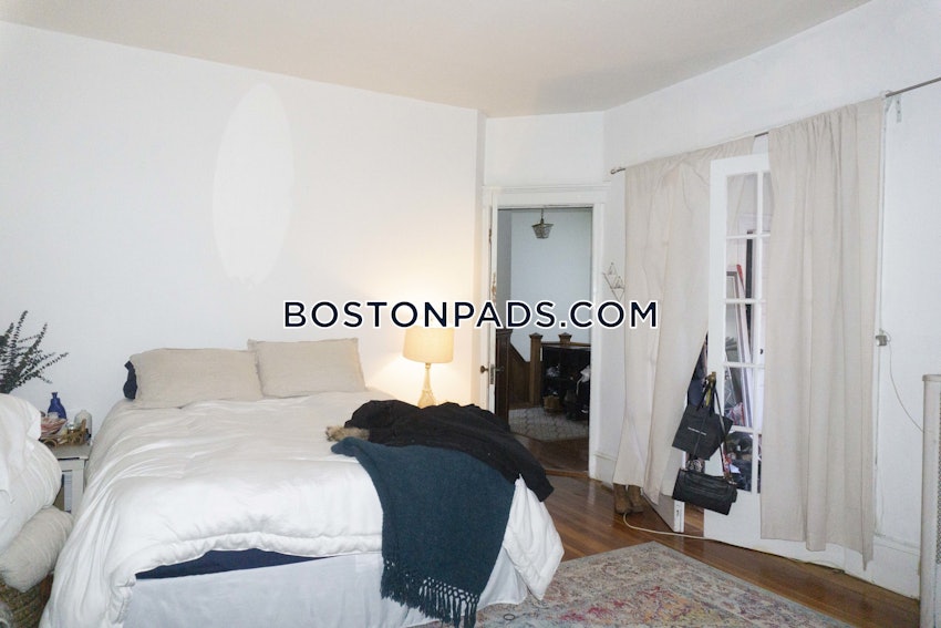 BOSTON - BRIGHTON - CLEVELAND CIRCLE - 5 Beds, 1 Bath - Image 4