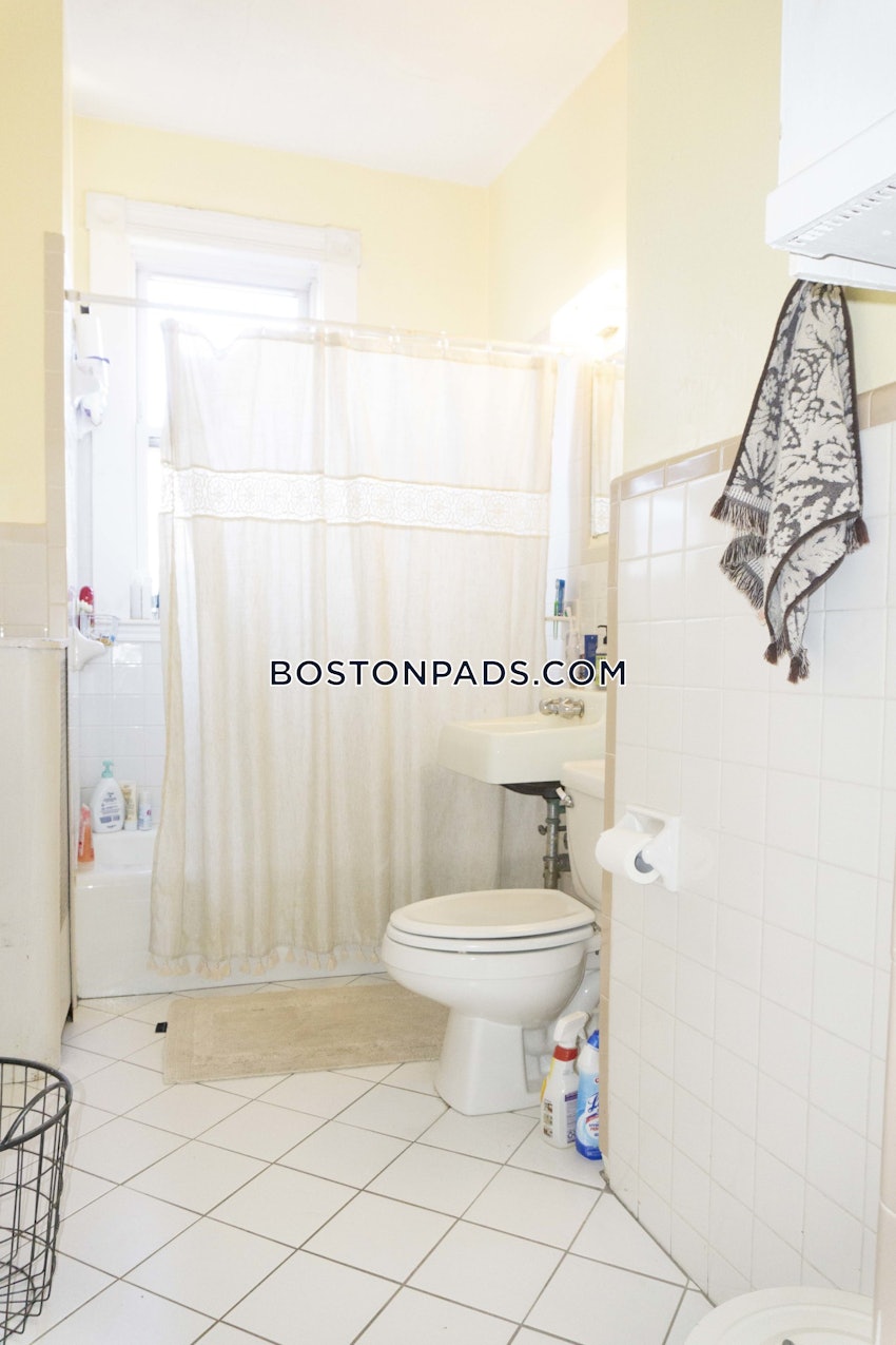 BOSTON - BRIGHTON - CLEVELAND CIRCLE - 5 Beds, 1 Bath - Image 12