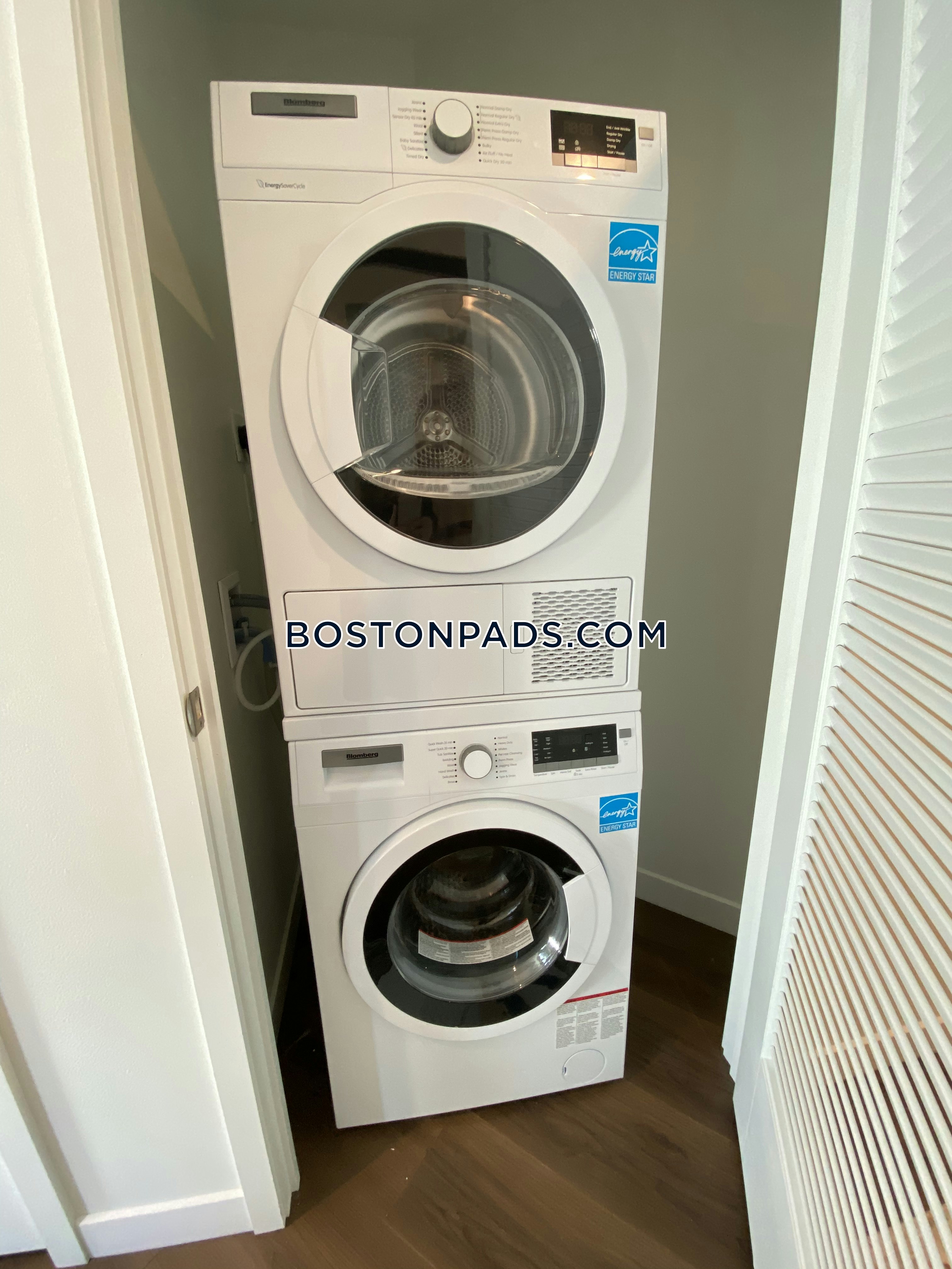 Boston - 2 Beds, 2 Baths