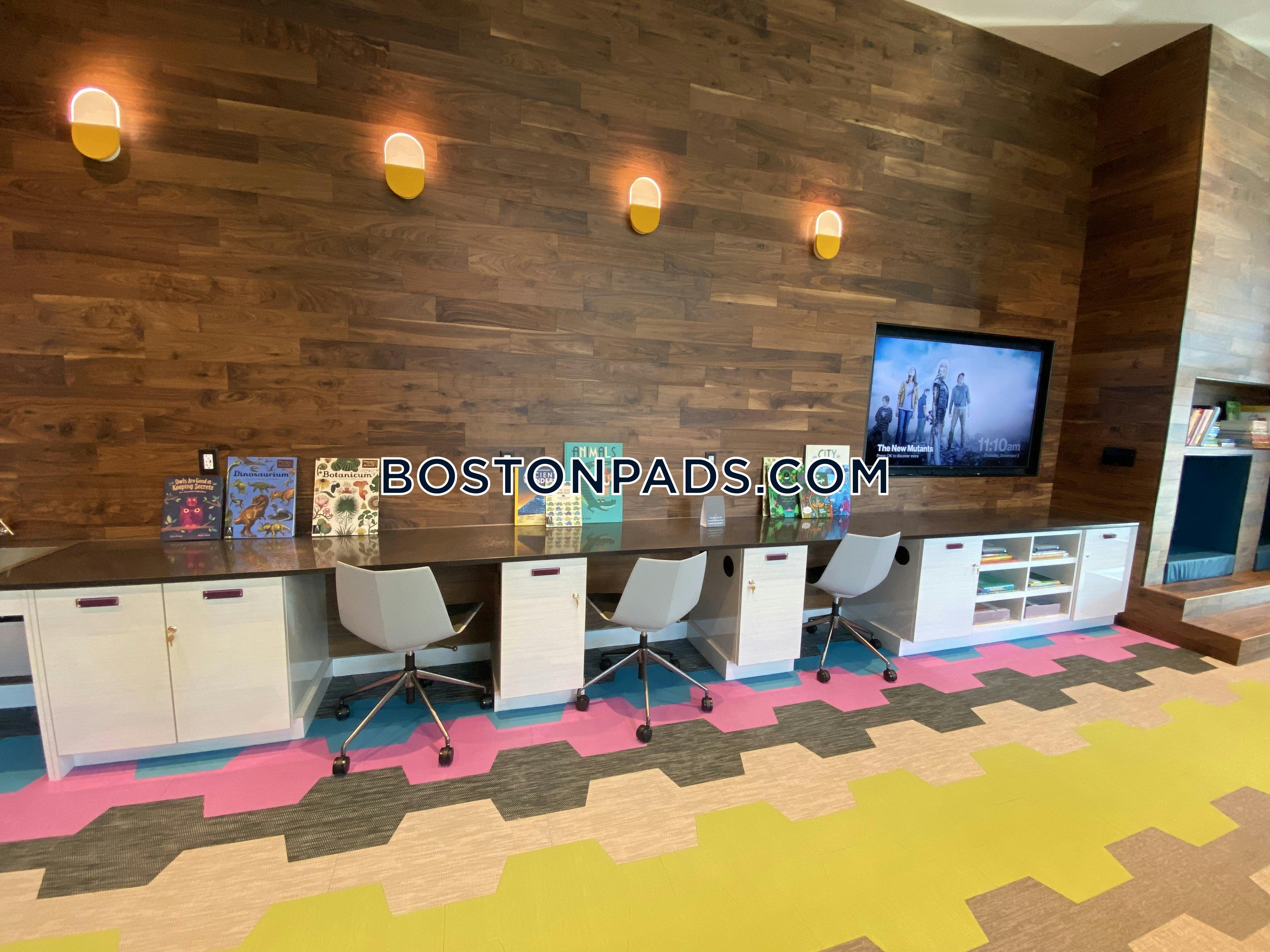 Boston - 2 Beds, 2 Baths
