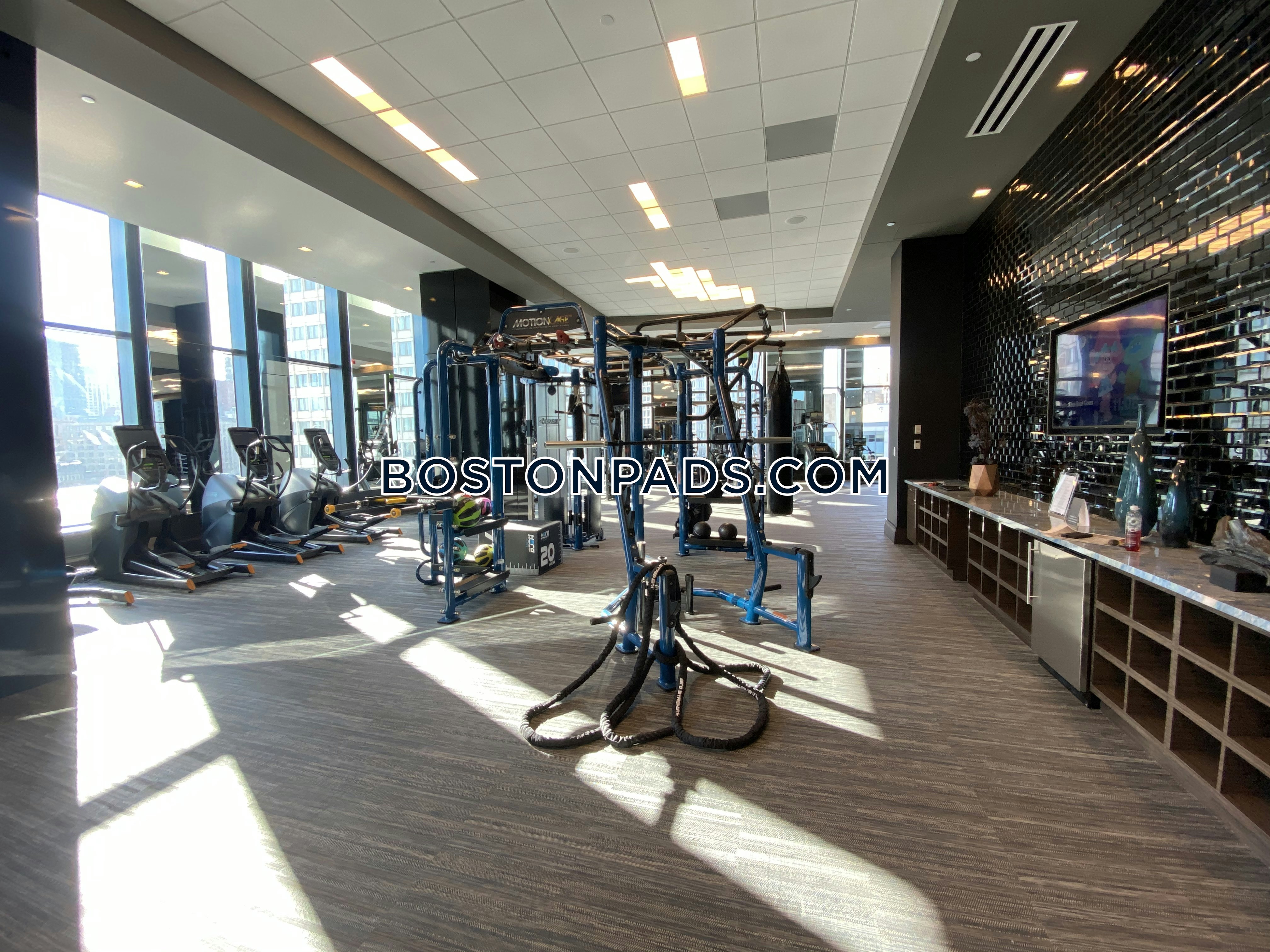 Boston - 2 Beds, 2 Baths