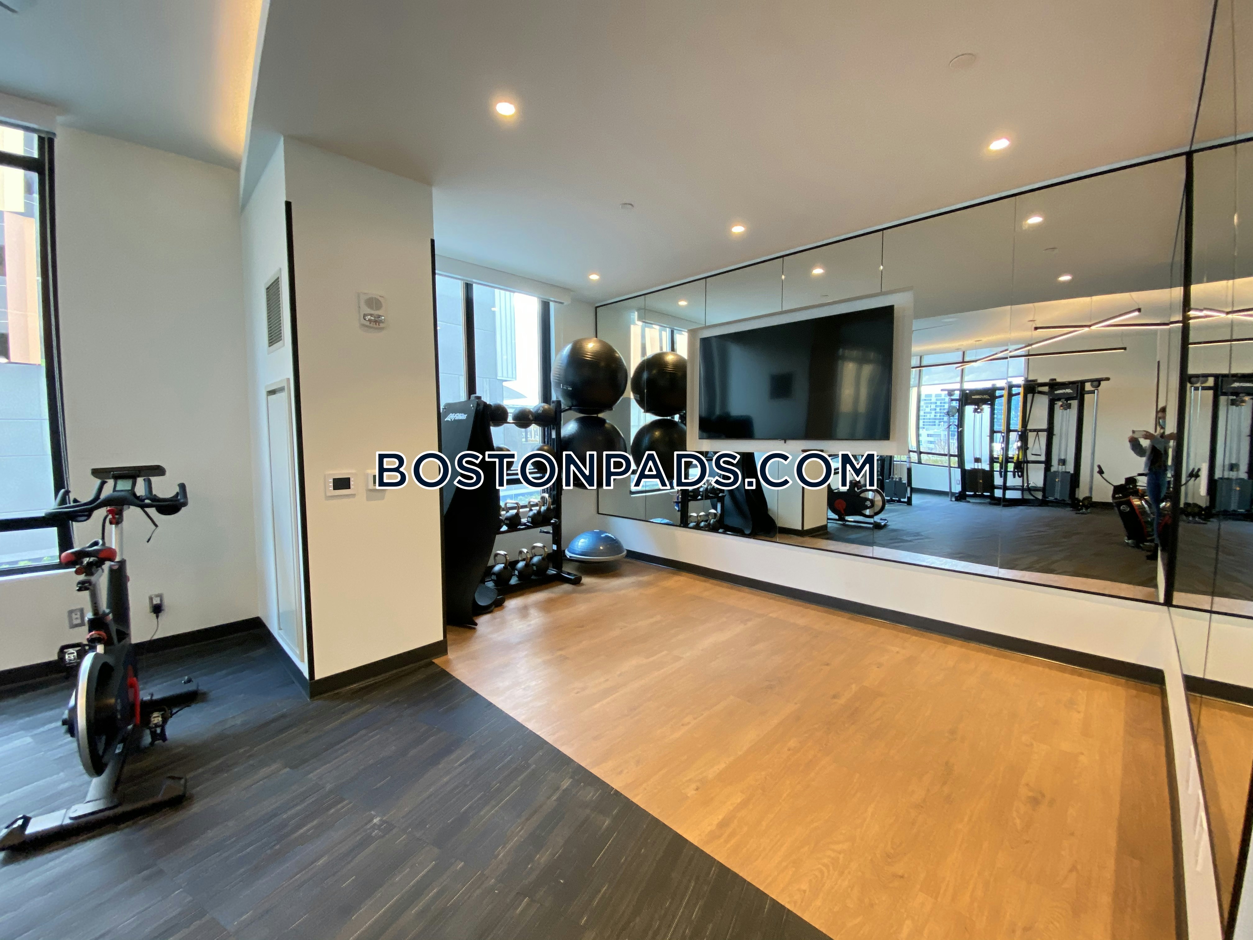 Boston - 2 Beds, 2 Baths