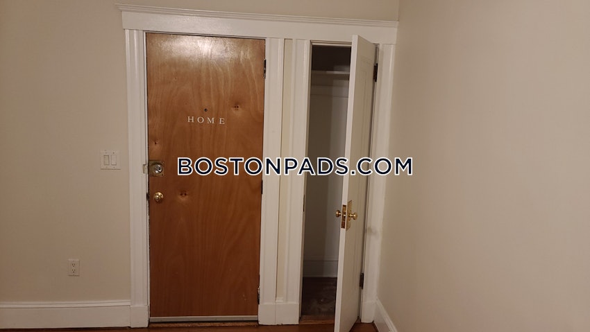 BOSTON - ROSLINDALE - 3 Beds, 1 Bath - Image 10