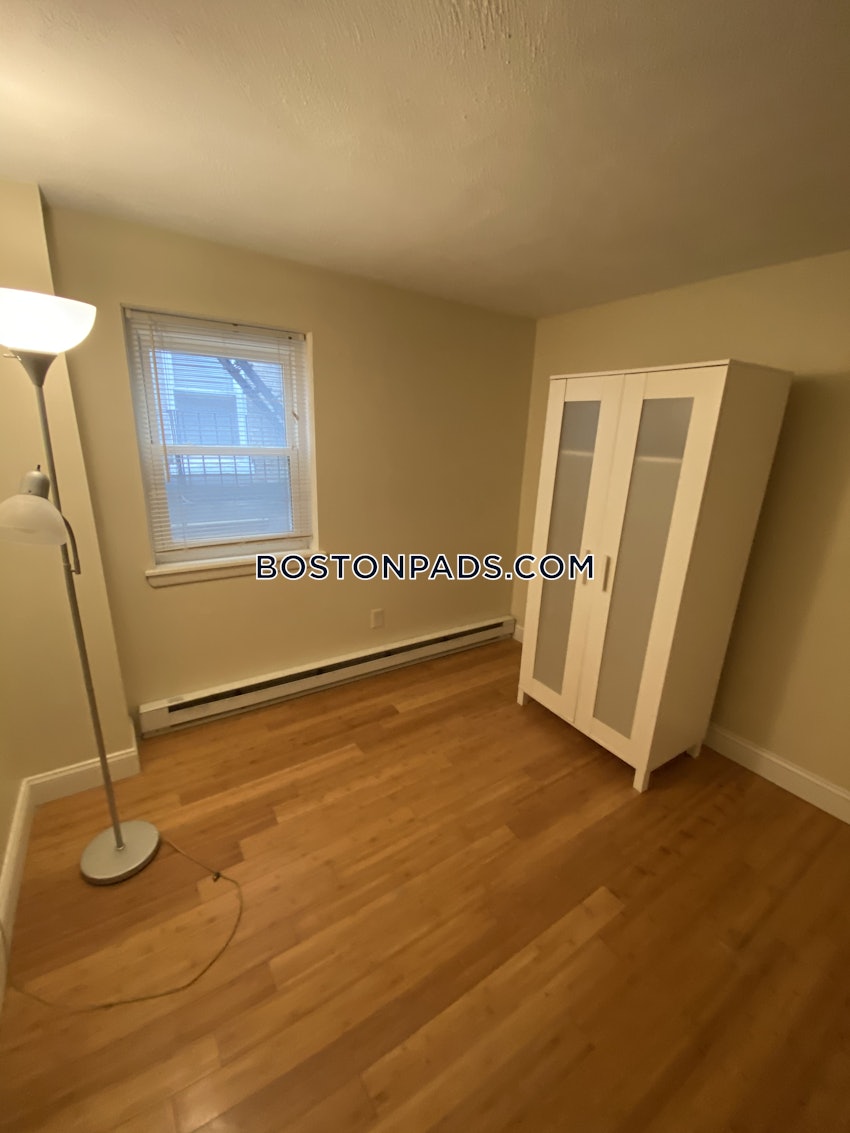 BOSTON - NORTH END - 2 Beds, 1 Bath - Image 4