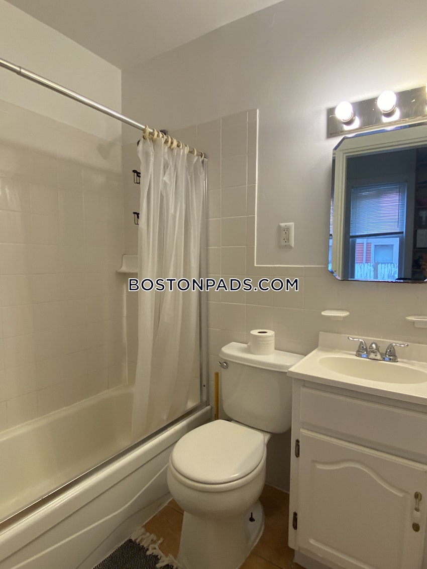 CAMBRIDGE - KENDALL SQUARE - 2 Beds, 1 Bath - Image 1