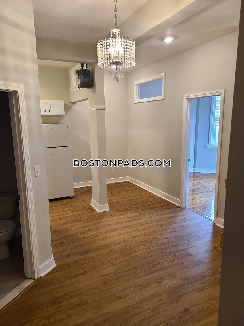 BOSTON - ALLSTON - 4 Beds, 2 Baths - Image 4