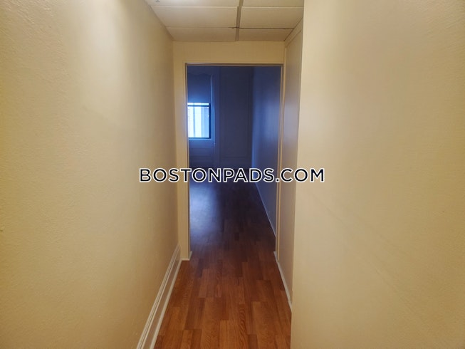 Boston - $2,600+ /mo