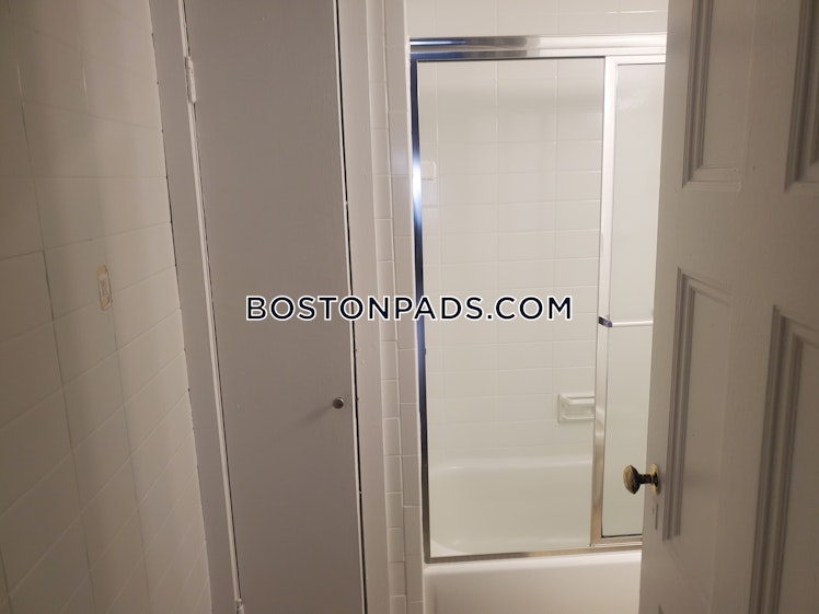 Boylston St., Boston