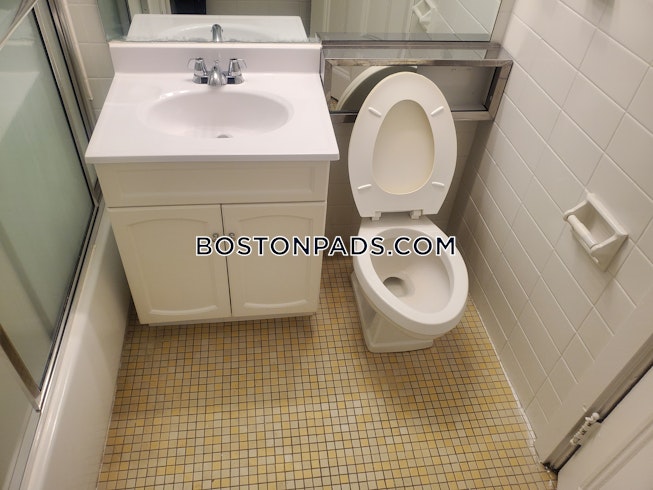 Boston - $2,600+ /mo