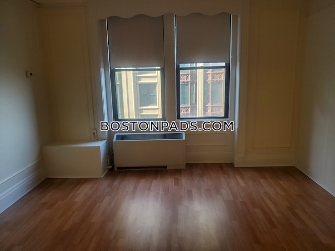 Boston - $2,600+ /mo