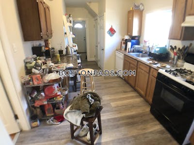 Medford 5 Beds 2.5 Baths  Tufts - $5,600 No Fee