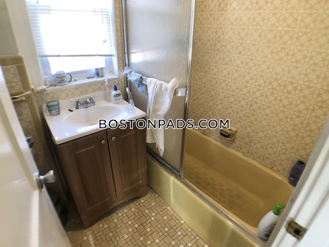 Medford - $5,600+ /mo