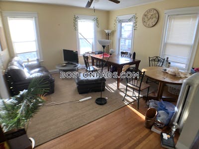 Medford 5 Beds 2.5 Baths  Tufts - $5,600 No Fee