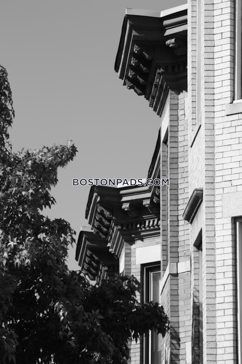 Boston - $4,995+ /month