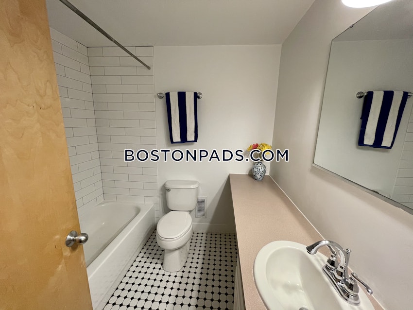 BOSTON - BAY VILLAGE - 2 Beds, 1 Bath - Image 10
