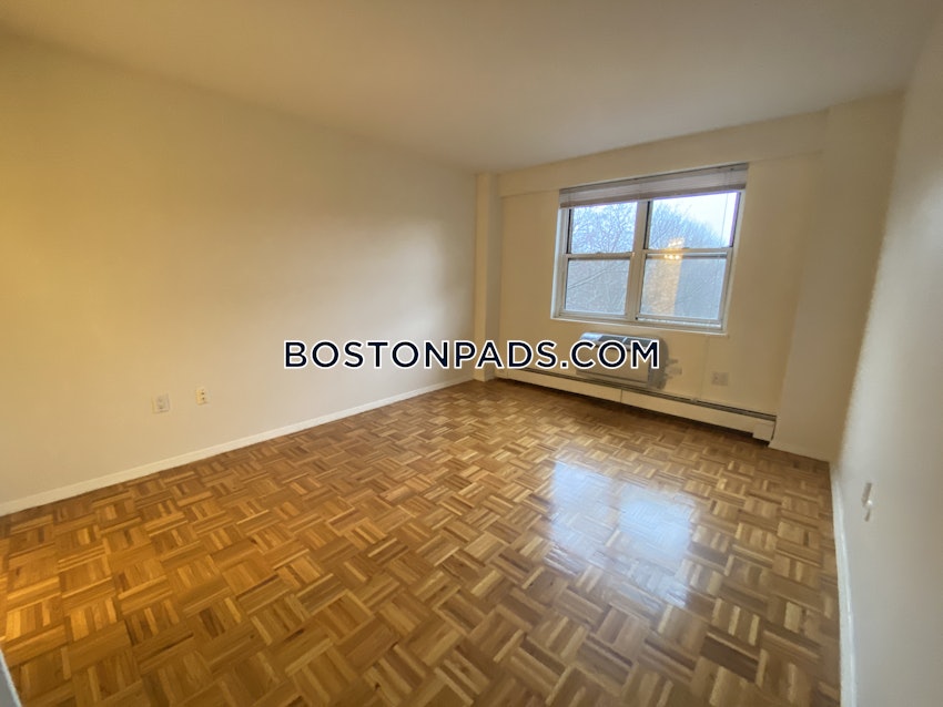 BROOKLINE- BOSTON UNIVERSITY - 2 Beds, 1.5 Baths - Image 2