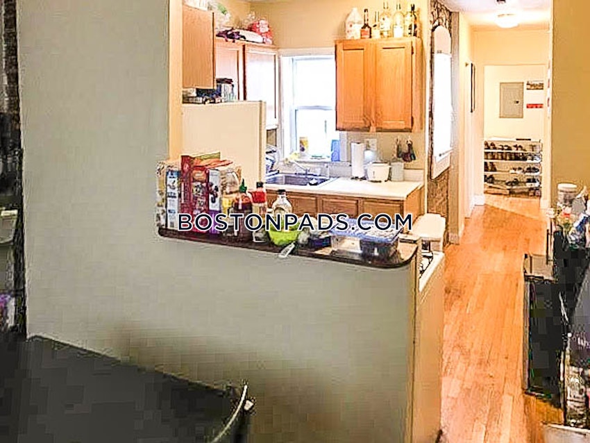 BOSTON - MISSION HILL - 4 Beds, 1 Bath - Image 14