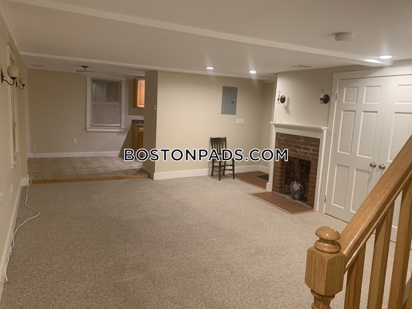 BOSTON - WEST ROXBURY - 1 Bed, 1 Bath - Image 2