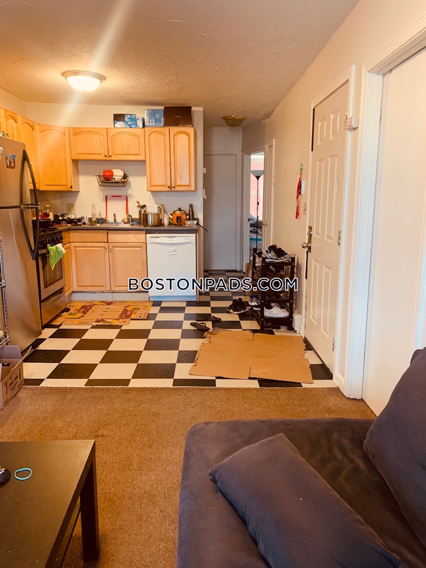 BOSTON - SOUTH END - 3 Beds, 1 Bath - Image 11