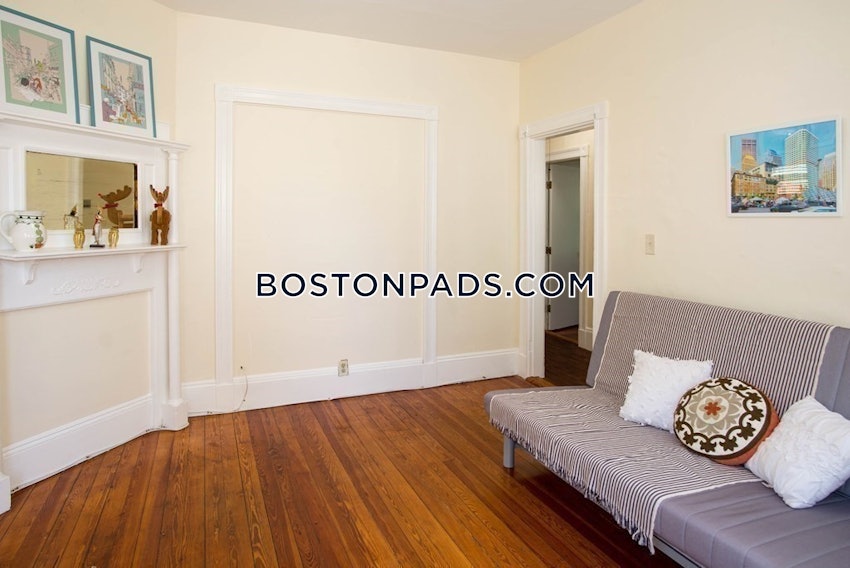 BOSTON - MISSION HILL - 3 Beds, 1.5 Baths - Image 10