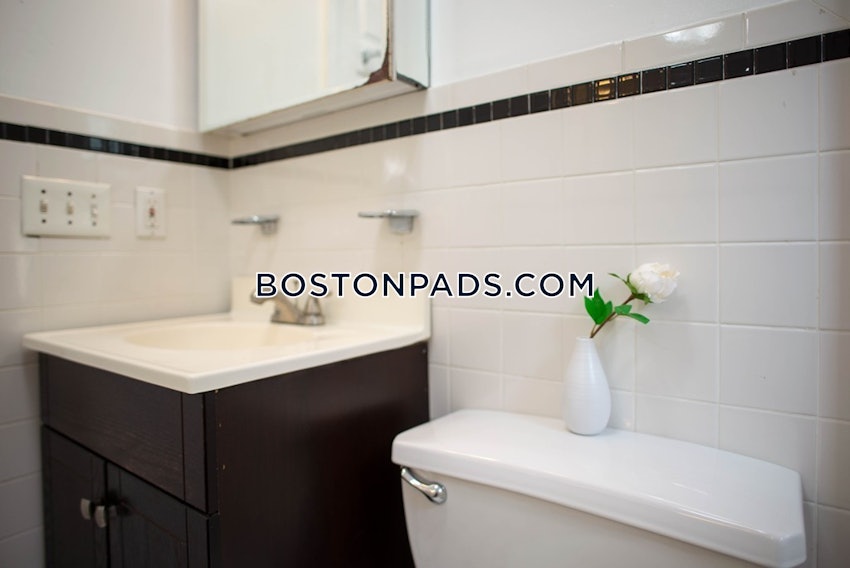 BOSTON - MISSION HILL - 3 Beds, 1.5 Baths - Image 23