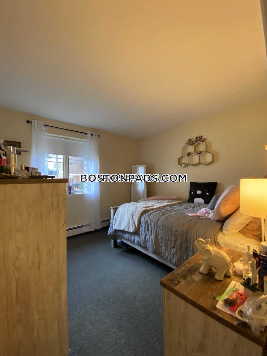 MELROSE - 2 Beds, 1 Bath - Image 4