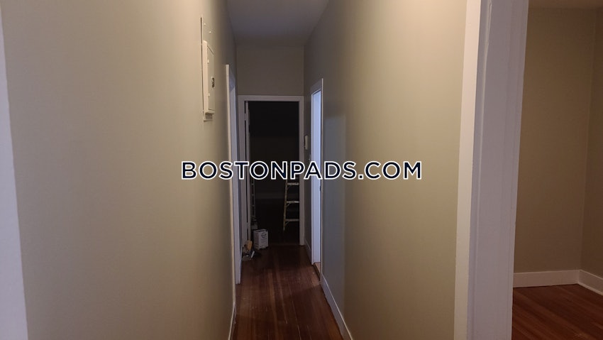 CHELSEA - 4 Beds, 1 Bath - Image 12