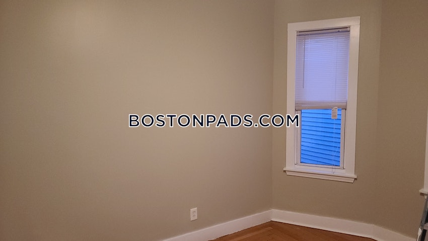 CHELSEA - 4 Beds, 1 Bath - Image 9