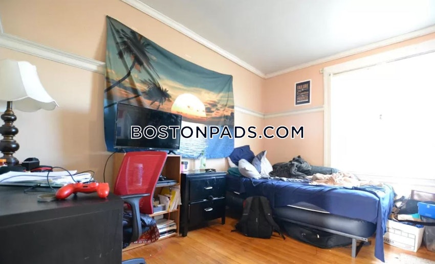 BOSTON - ALLSTON - 5 Beds, 2 Baths - Image 4