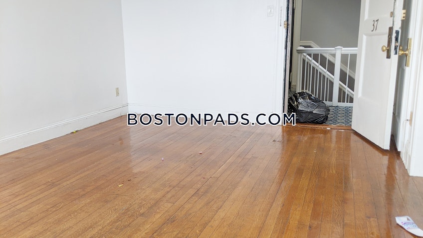 Boston - $2,350+ /month