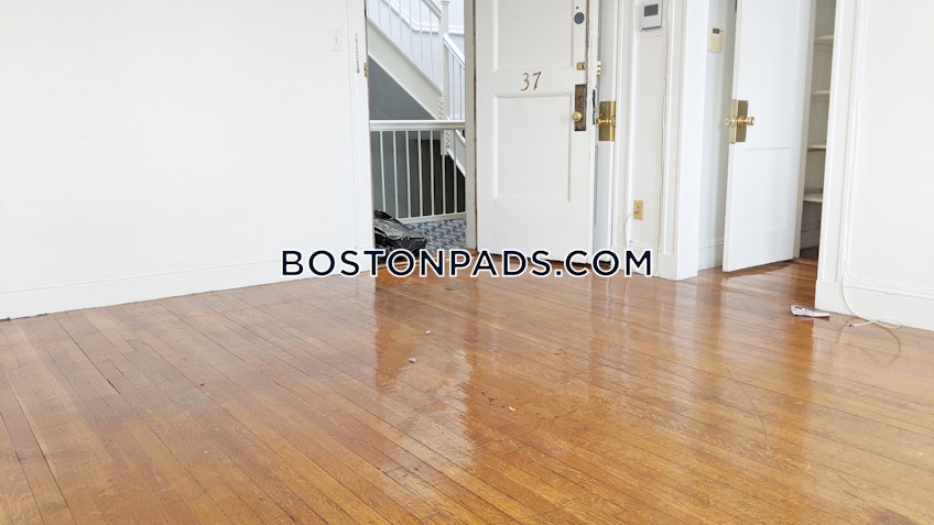 Boston - $2,350+ /month