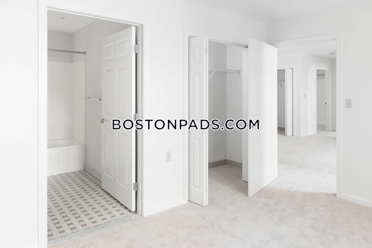 Massachusetts Ave, Cambridge