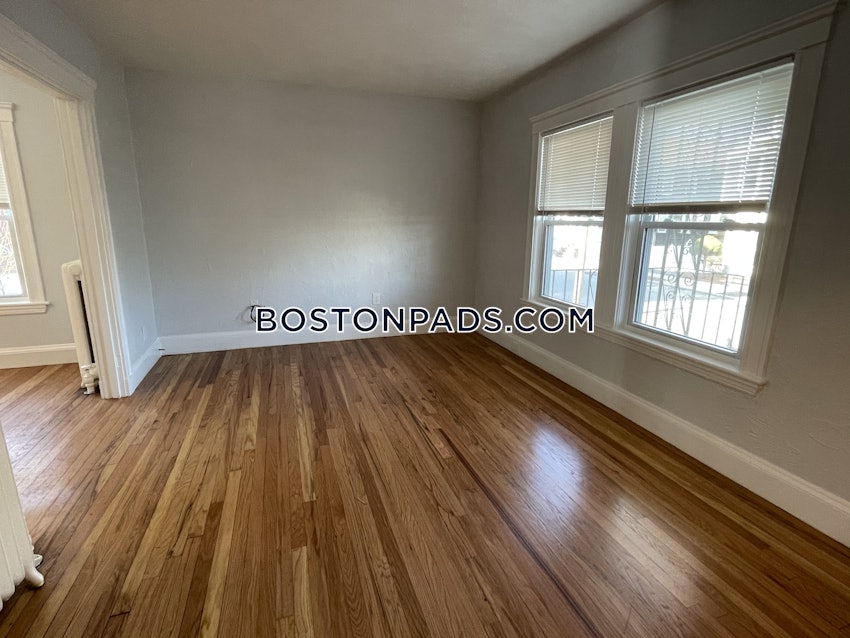 MEDFORD - TUFTS - 2 Beds, 1 Bath - Image 15