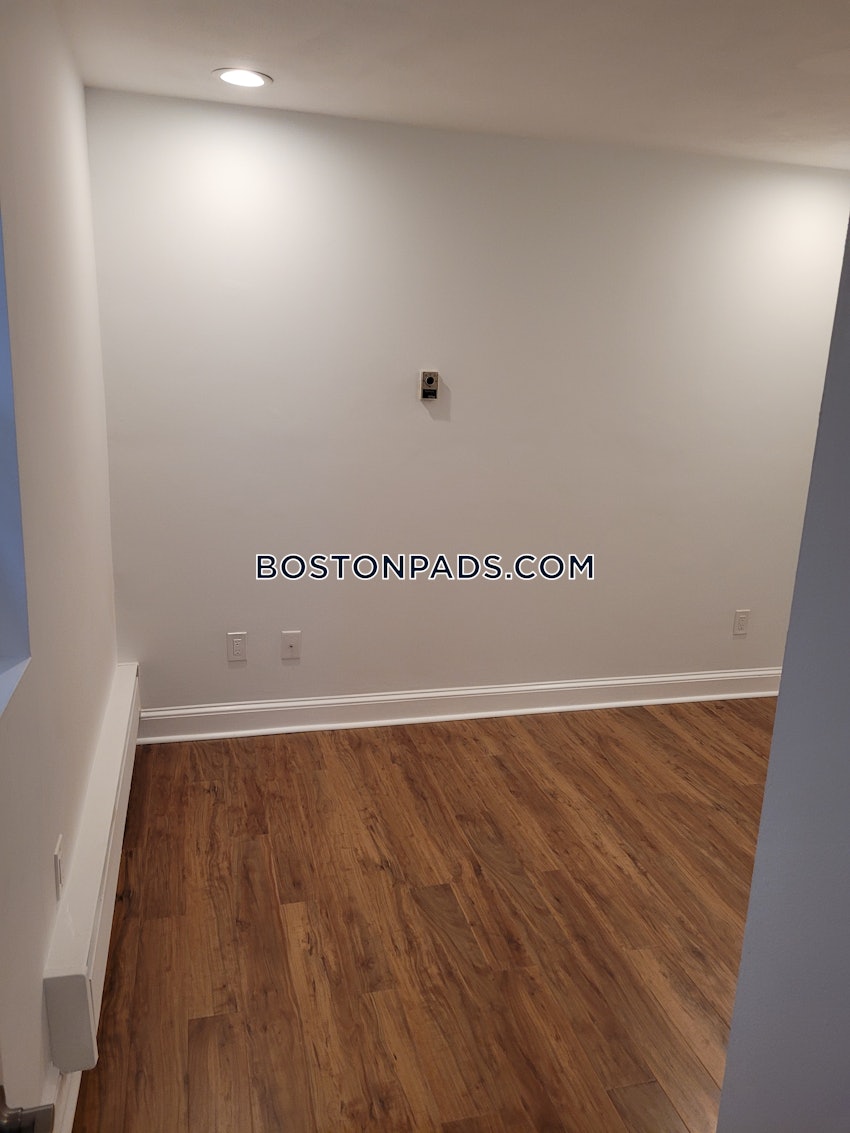 BOSTON - NORTH END - 3 Beds, 1 Bath - Image 9