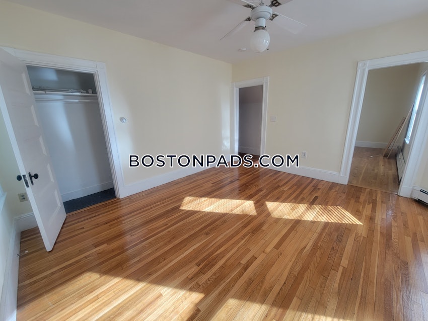 BROOKLINE - CHESTNUT HILL - 3 Beds, 2 Baths - Image 25