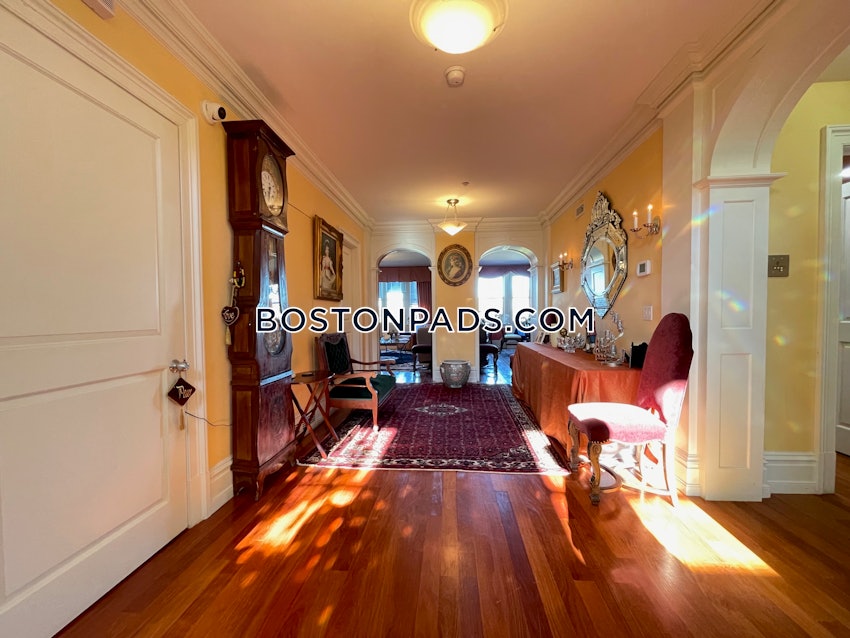 BOSTON - BACK BAY - 3 Beds, 5 Baths - Image 10