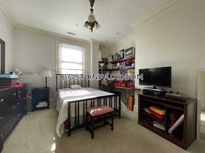 Back Bay 3 Beds 5 Baths Boston - $14,000