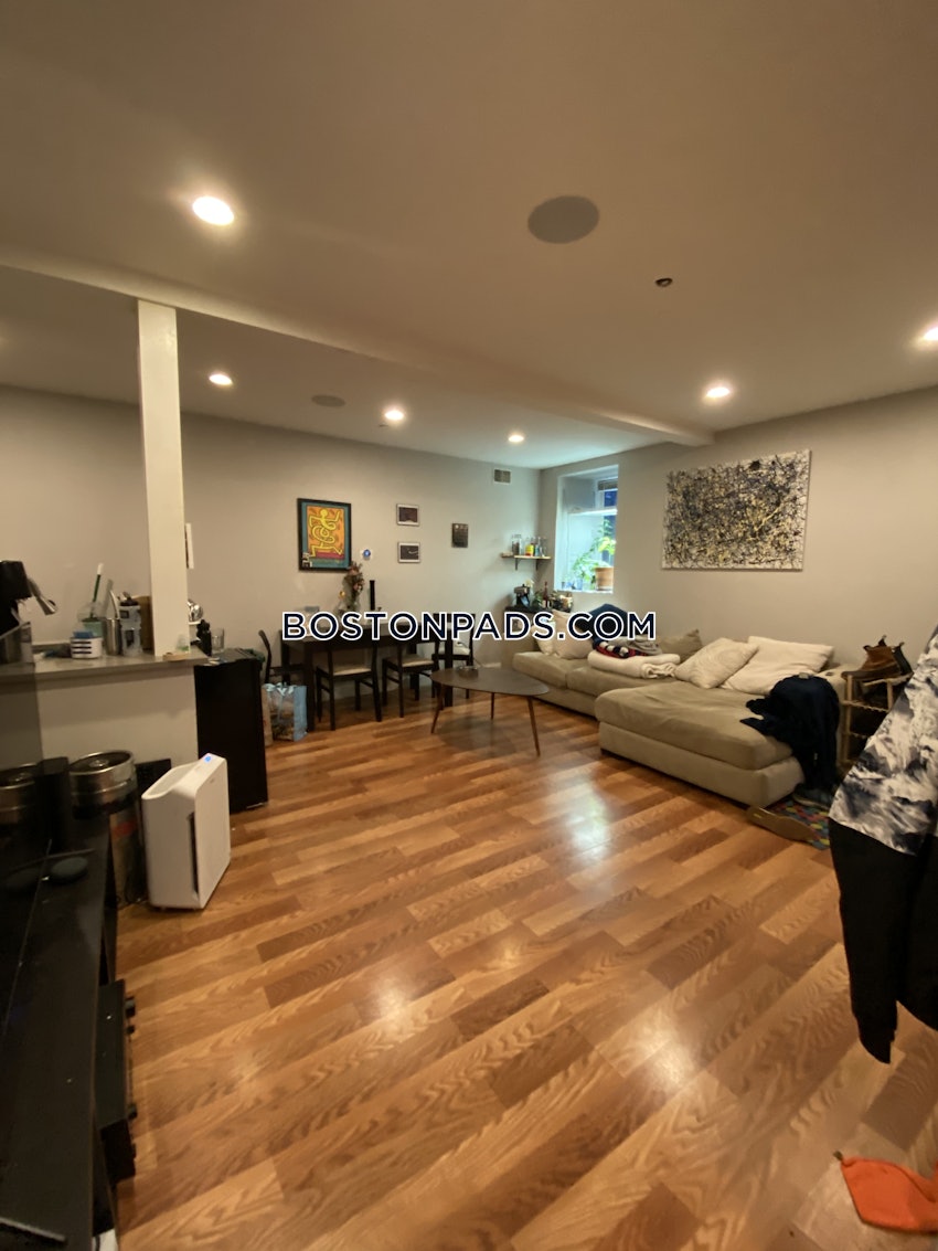 BOSTON - MISSION HILL - 5 Beds, 2 Baths - Image 1