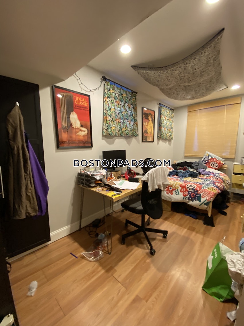 BOSTON - MISSION HILL - 5 Beds, 2 Baths - Image 6