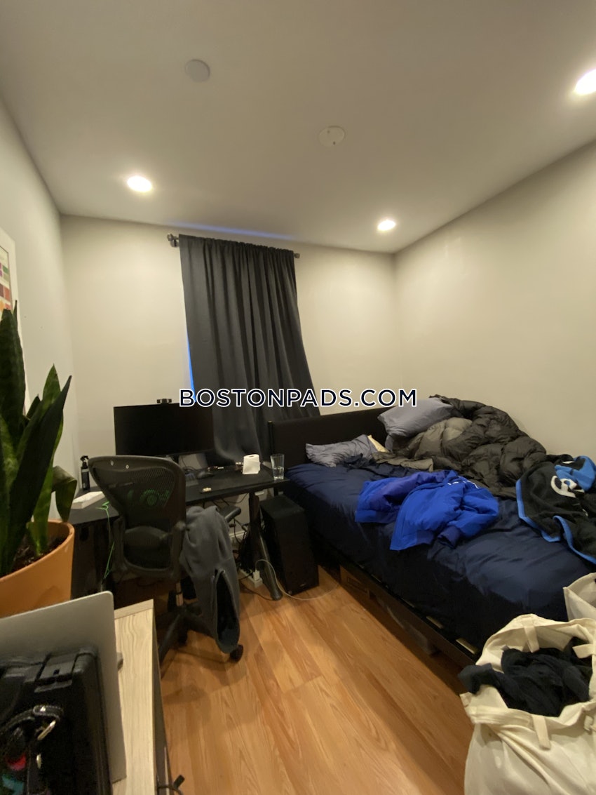 BOSTON - MISSION HILL - 5 Beds, 2 Baths - Image 4