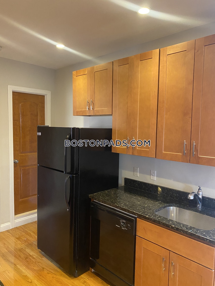BOSTON - NORTH END - 4 Beds, 2 Baths - Image 20