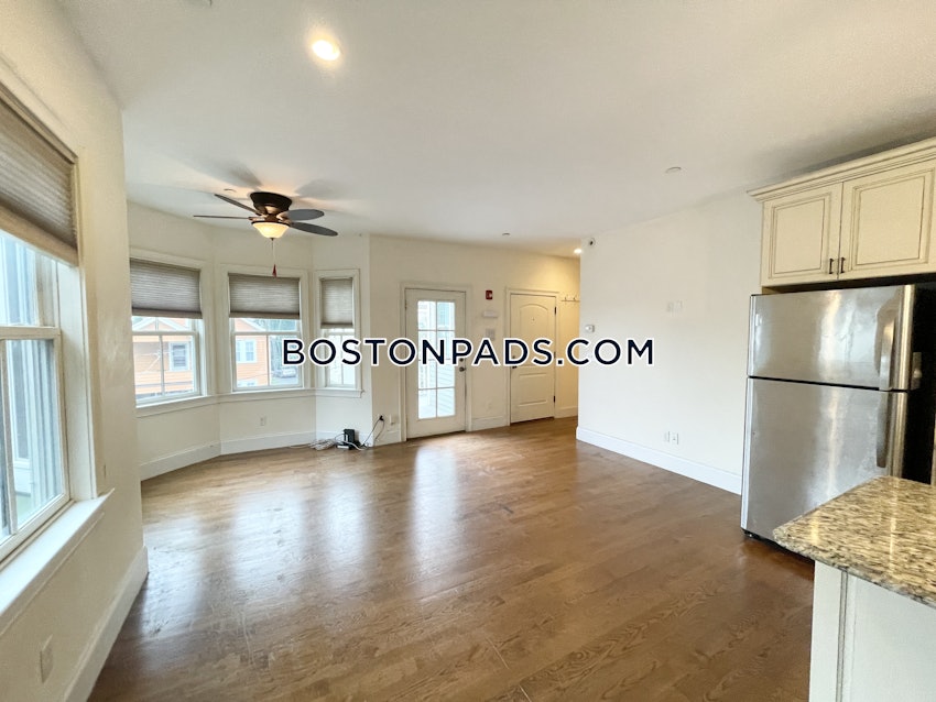 BOSTON - MISSION HILL - 4 Beds, 2 Baths - Image 16