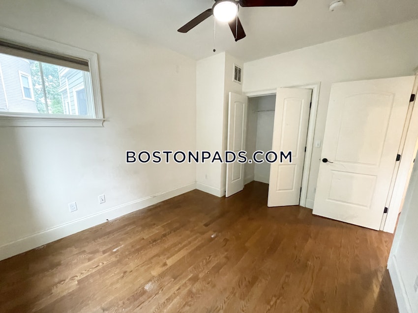 BOSTON - MISSION HILL - 4 Beds, 2 Baths - Image 9